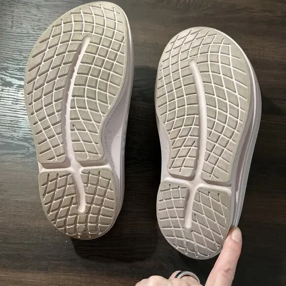 OOFOS OOmega Ooahh Women's Size: 7 Blush Pink Sandal Slide Shoe Recovery - Picture 10 of 10